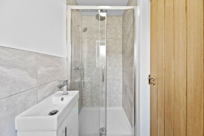4 bed Detached for sale Image 8