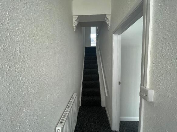3 bed Terraced to rent Image 5
