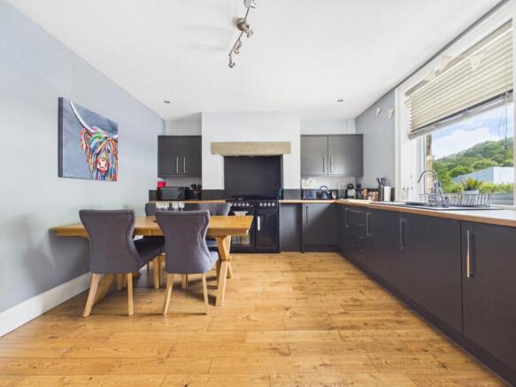 3 bed Terraced for sale Image 7