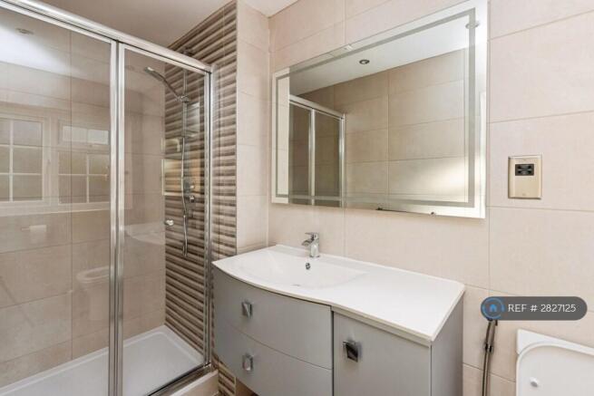 Ensuite Bedroom 1