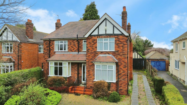 4-bed detached on Leegomery Road, Wellington, TF1, £260,000