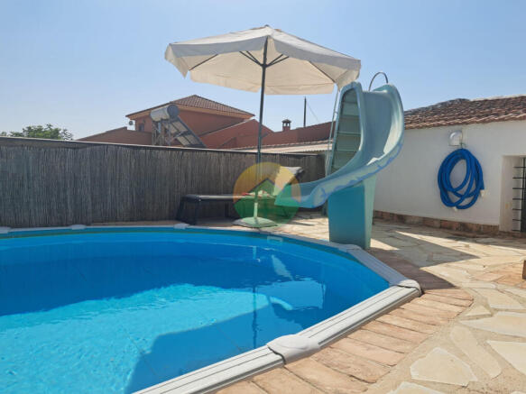 4 Bedroom Terraced For Sale-PAR17-3