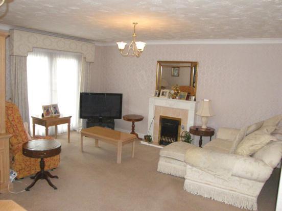 Lounge 1