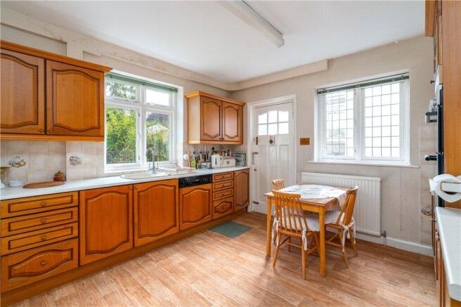 4 bed Semi-Detached for sale Image 9