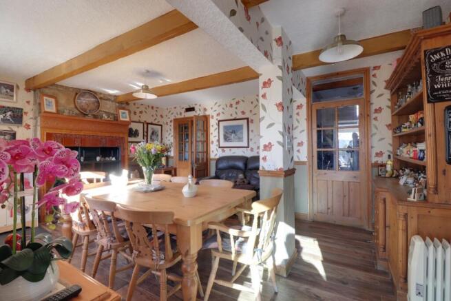 5 bed Detached for sale Image 12