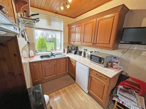 Kitchen1.jpg