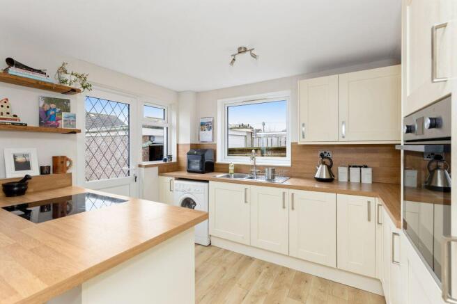 8 Silverburn Drive, Penicuik, EH26 9AQ photo 4