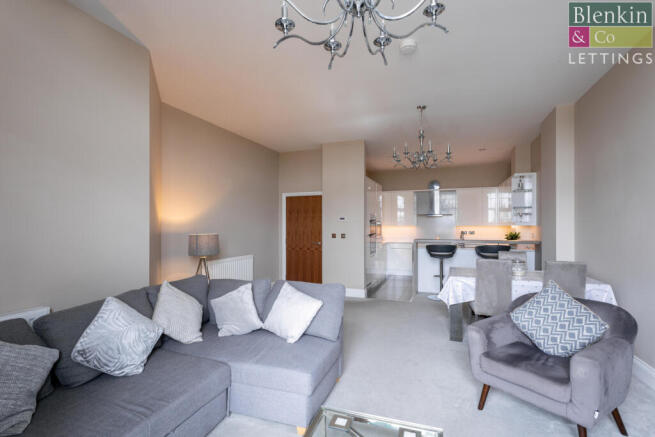 2 bed Flat to rent Image 4