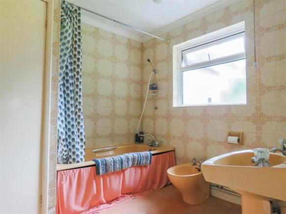 Bathroom.JPG