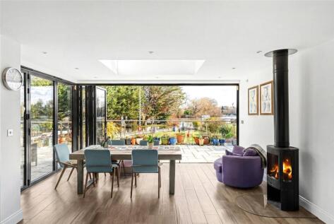 Hamm Court, Weybridge, Surrey, KT13