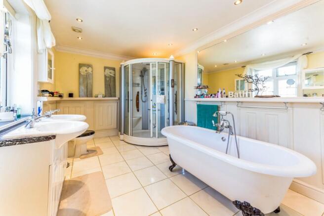En-suite Bathroom
