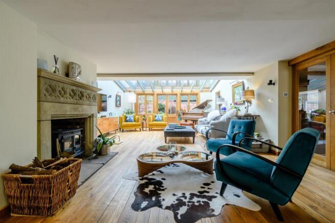 8433519-interior01-800.jpg