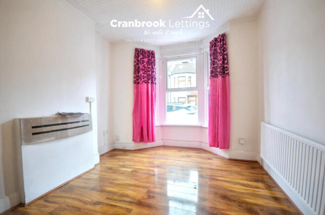 Three bedroom terraced house to rent Campbell Roa