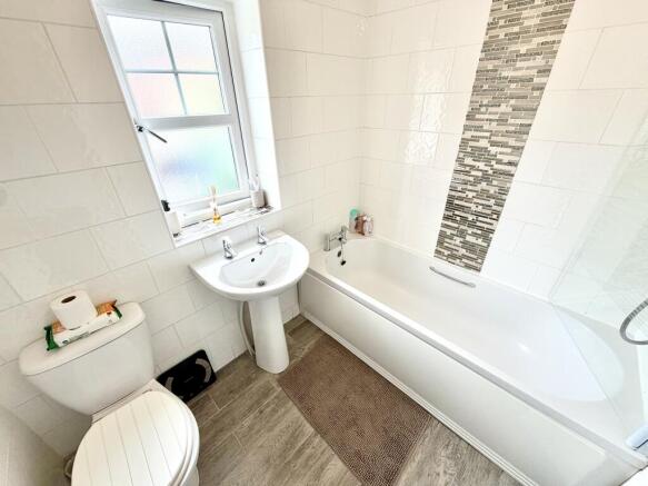 2 bed Semi-Detached for sale Image 8