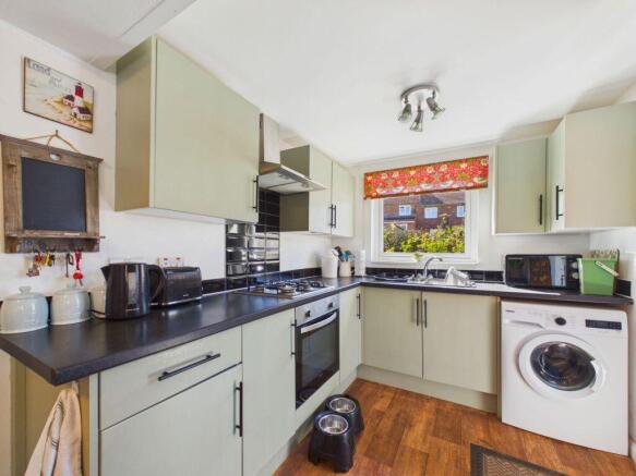 2 bed Semi-Detached for sale Image 5
