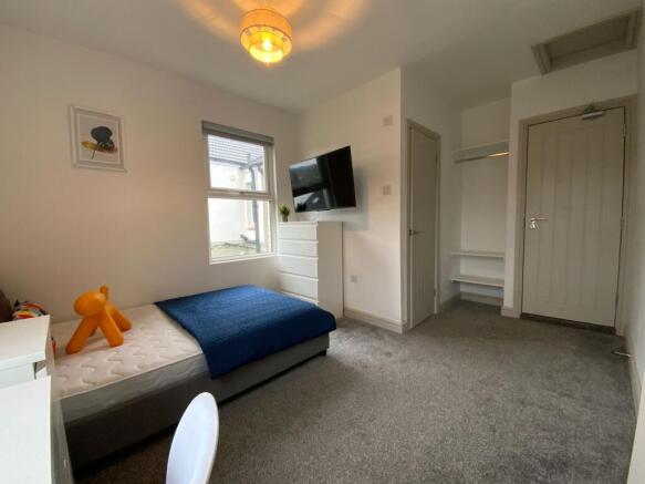 Ensuite Bedroom 4