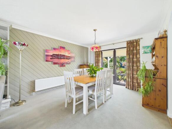 4 bed Semi-Detached for sale Image 8