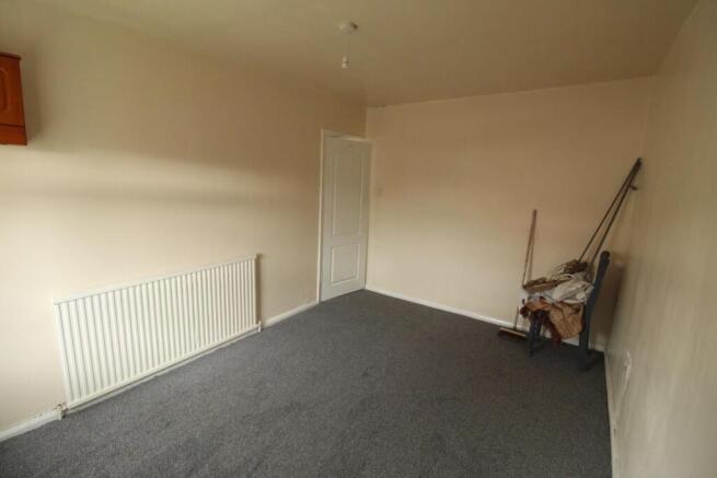 3 bed Semi-Detached to rent Image 6