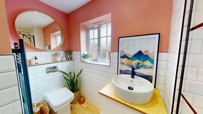5 bed Detached for sale Image 11