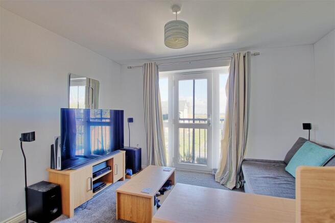 Living room 2.jpg
