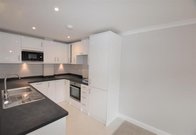Flat 2, 49 Cressingham - Oct 2019 (7).JPG