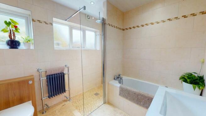 LUXURY BATHROOM