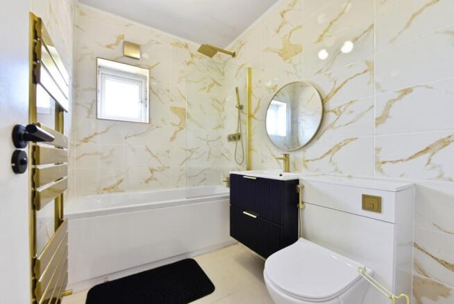 4 bed Semi-Detached for sale Image 7
