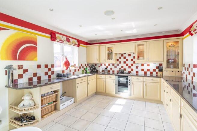 Kitchen / Dini...