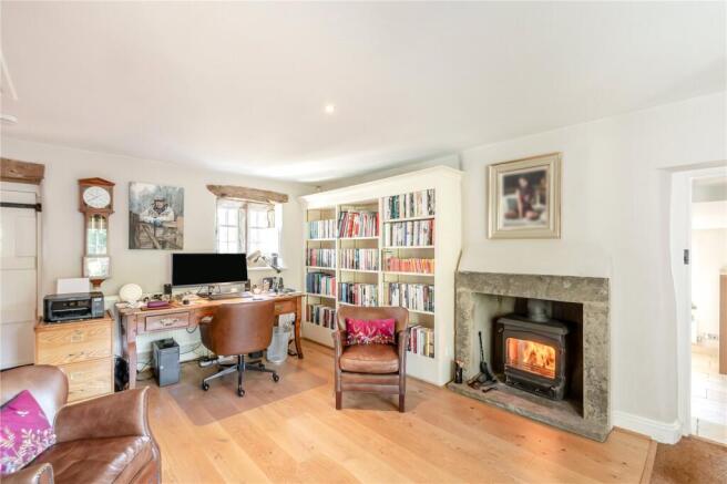 4 bed Detached for sale Image 11