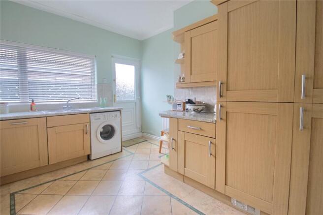 2 bed Bungalow for sale Image 6