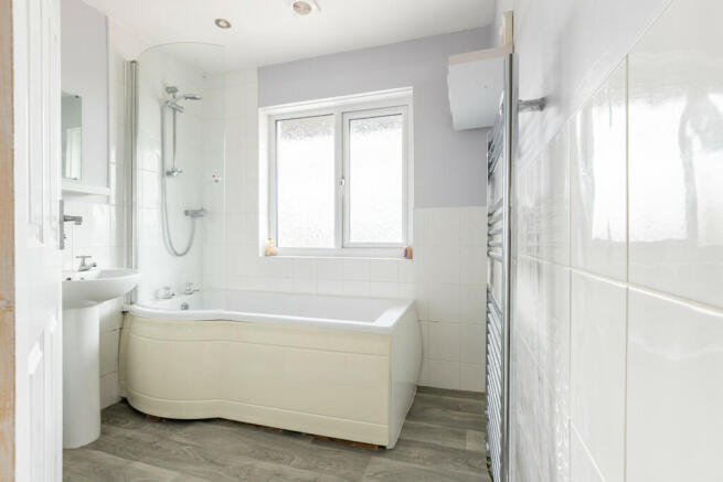 Family Bathroom 