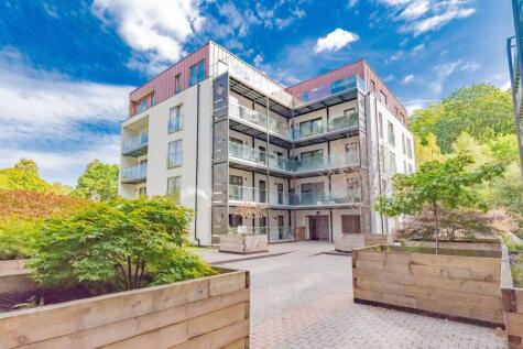 Farnborough Road, Grand View, GU14