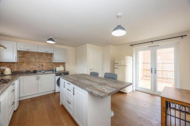 4 bed Detached for sale Image 7