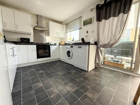 KITCHEN DINING ROOM