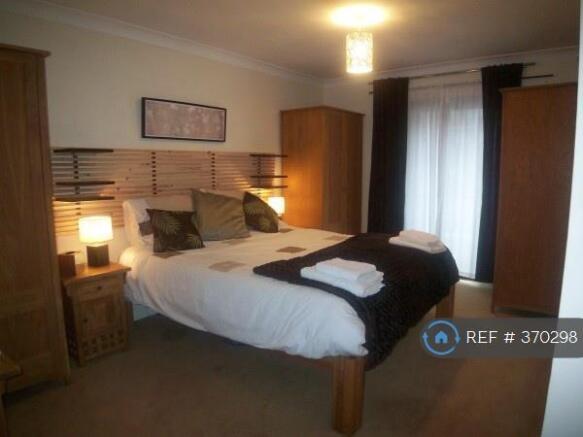 Ensuite Bedroom With All Solid Oak Furniture