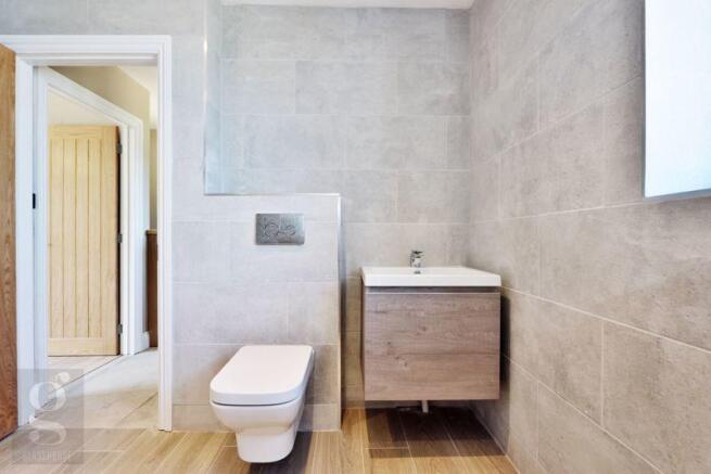 Main Bathroom
