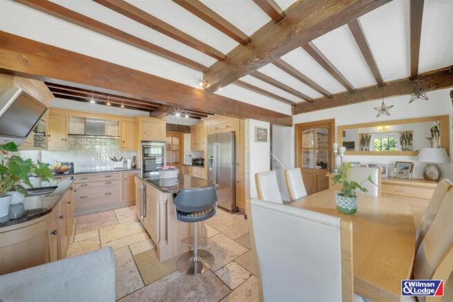 5 bed Semi-Detached for sale Image 8