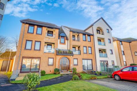32 Hollywood, Largs, KA30 8SP