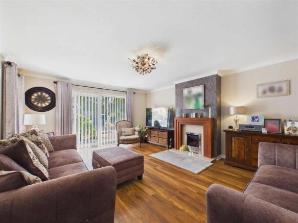 3 bed Semi-Detached Bungalow for sale Image 4