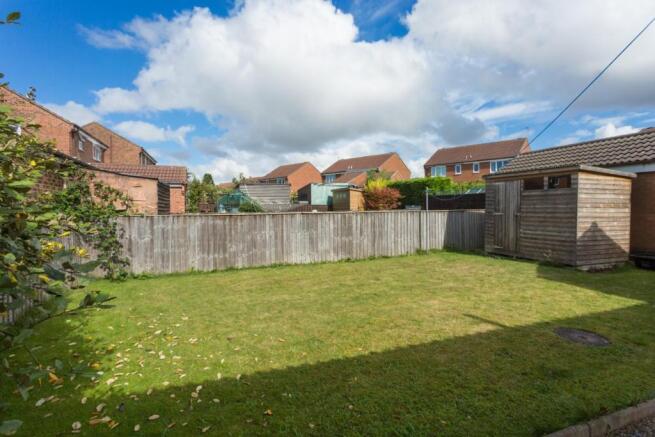 8 Fitzjohn Close-04.jpg