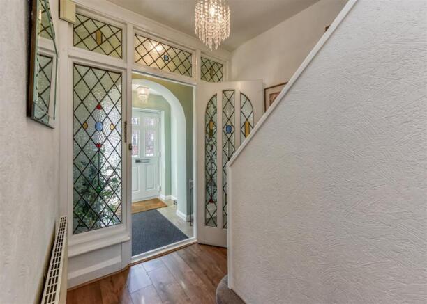 57 Queens Road-hall.jpg