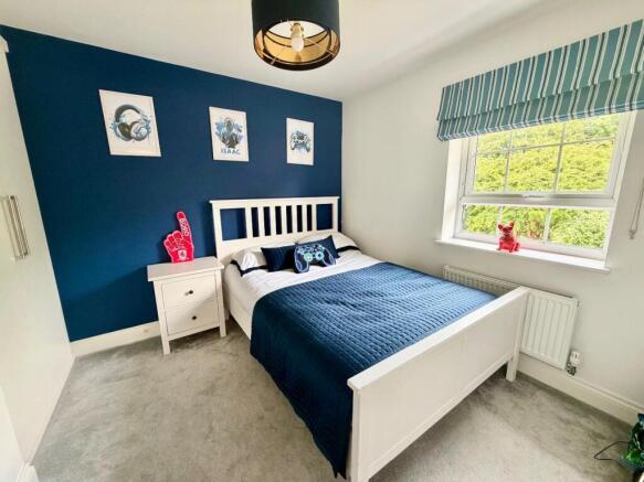4 bed Detached for sale Image 11
