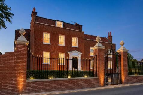 Mill Road, Cobham, Surrey, KT11