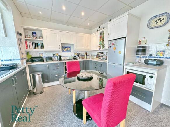 2 bed Semi-Detached Bungalow for sale Image 9
