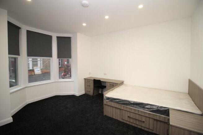 6 bed Terraced to rent Image 9