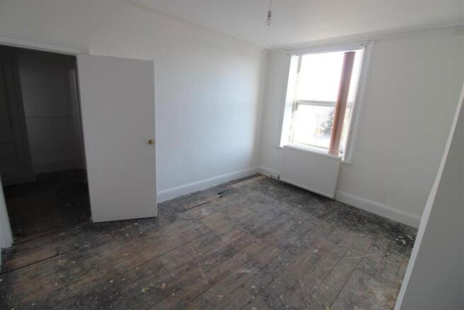 5 bed Terraced for sale Image 10