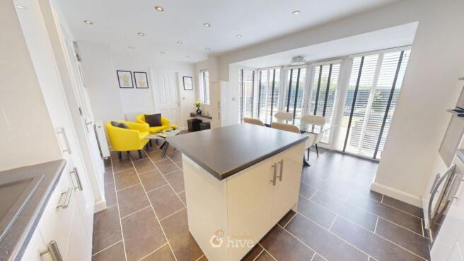 4 bed Detached for sale Image 5