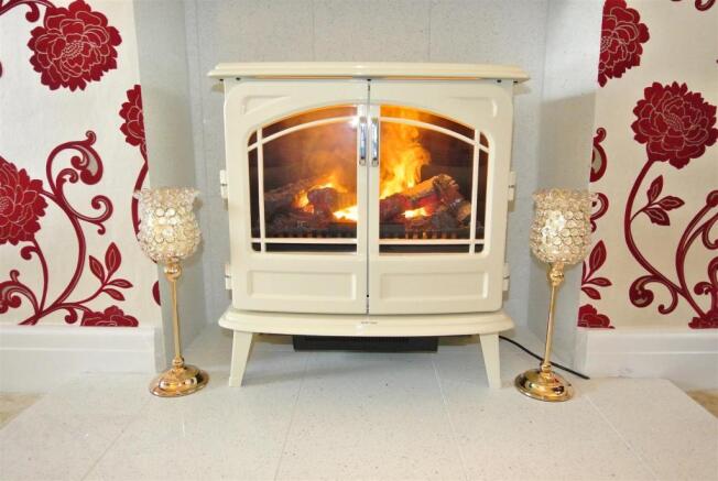 Flame effect electric fire