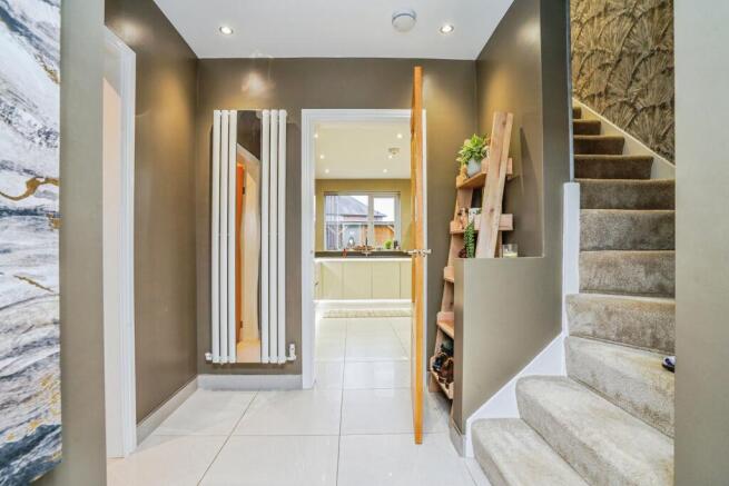 4 bed Semi-Detached for sale Image 9
