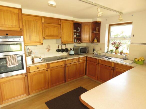 Kitchen / Brea...